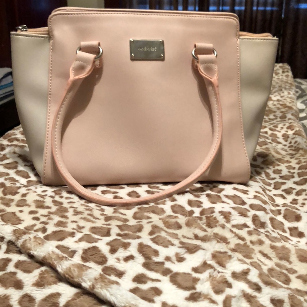 🌟 Pink & Creme Nine West Purse 🌟